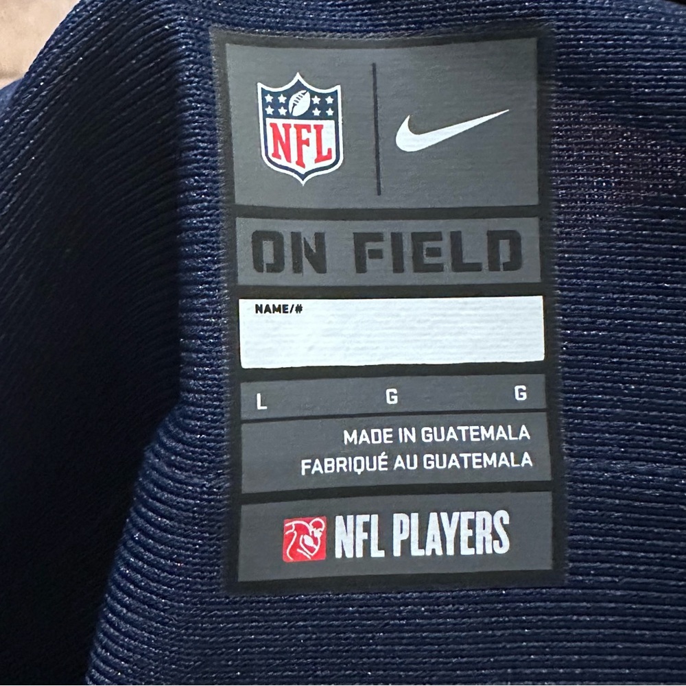 Nike Women's Navy and Green Jersey - Picture 3 of 4